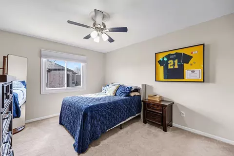 Bedroom - 17048 Anthony, Macomb, MI 48044 photo 2 of 3