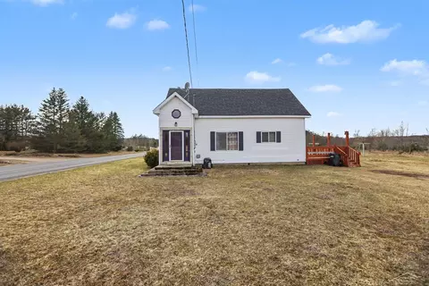 1742 W Moorestown, Lake City, MI 49651
