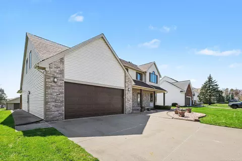 Exterior - 56 Evaline Dr, Troy, MI 48085 photo 5 of 10
