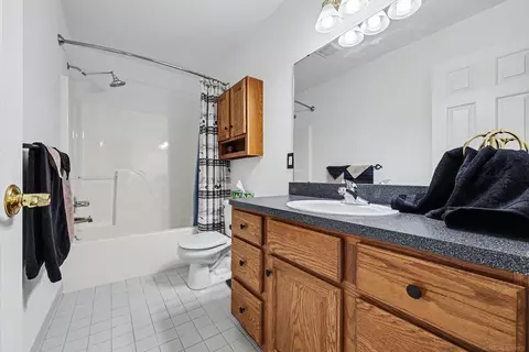 Bath - 56 Evaline Dr, Troy, MI 48085 photo 4 of 4