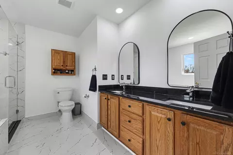 Bath - 56 Evaline Dr, Troy, MI 48085 photo 2 of 4