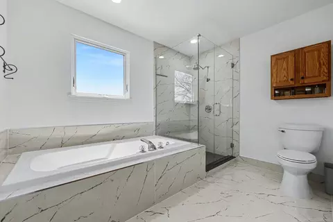 Bath - 56 Evaline Dr, Troy, MI 48085 photo 3 of 4