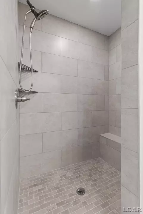 Bath - 803 War Bonnet, Tecumseh, MI 49286 photo 2 of 4