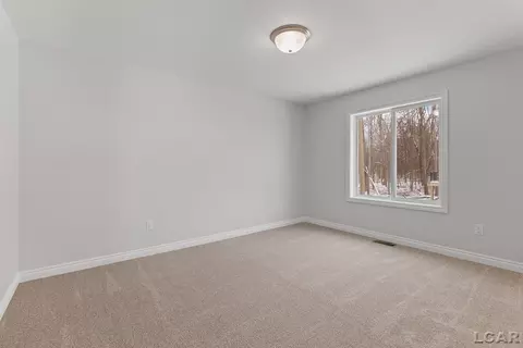 Bedroom - 803 War Bonnet, Tecumseh, MI 49286 photo 5 of 6