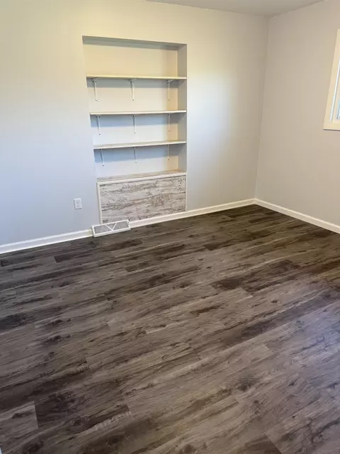 Bedroom - 5412 E Stanley, Flint, MI 48506 photo 2 of 2