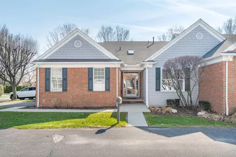 4002 Harbor Pl, Saint Clair Shores, MI 48080