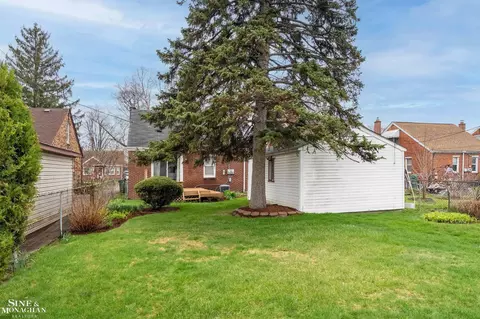 Exterior - 23131 David, Eastpointe, MI 48021 photo 4 of 7