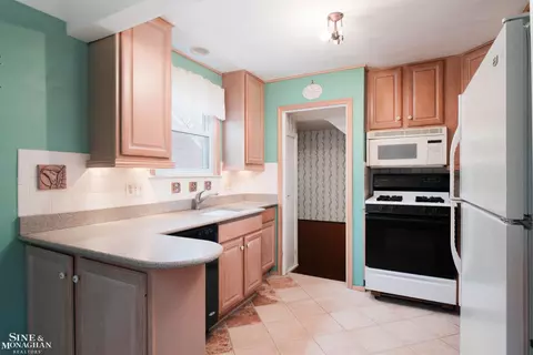 Kitchen - 23131 David, Eastpointe, MI 48021 photo 1 of 4
