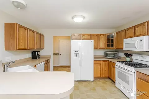 Kitchen - 1897 Allan, Adrian, MI 49221 photo 2 of 4