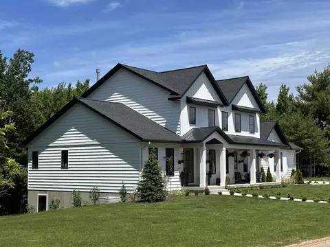 2002 Maple Rdg, Marquette, MI 49855