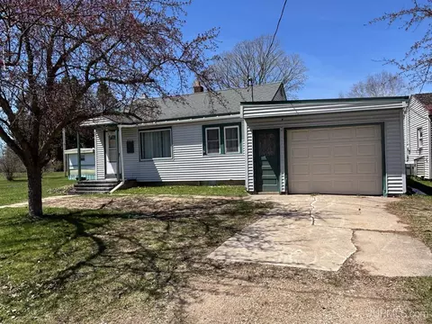 n1073e1 E St, Trenary, MI 49891