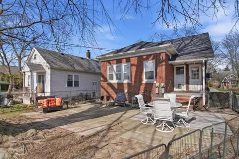 Exterior - 883 St Clair, Grosse Pointe, MI 48230 photo 2 of 3