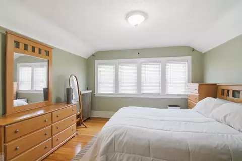 Bedroom - 883 St Clair, Grosse Pointe, MI 48230 photo 3 of 3