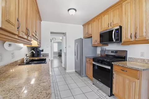 Kitchen - 883 St Clair, Grosse Pointe, MI 48230 photo 1 of 3