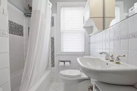 Bath - 883 St Clair, Grosse Pointe, MI 48230 photo 1 of 2