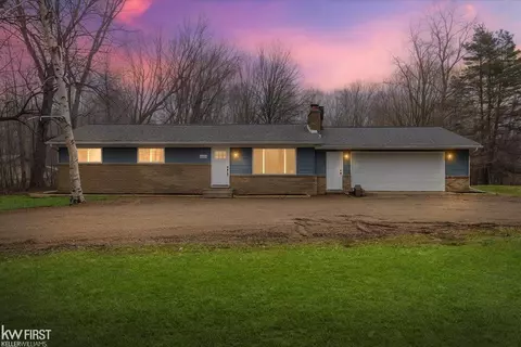 3755 Dartmouth, Oxford, MI 48371