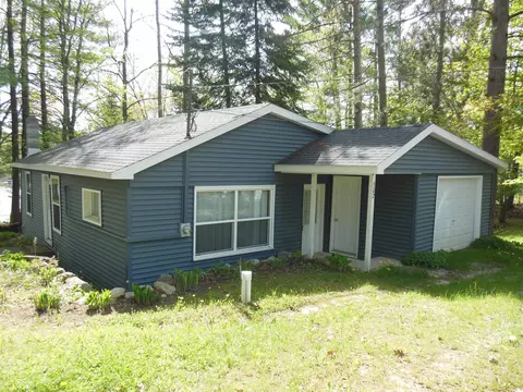 302 Ridge, Harrison, MI 48625