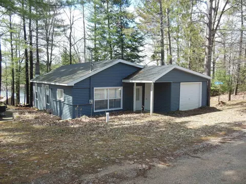 302 Ridge, Harrison, MI 48625