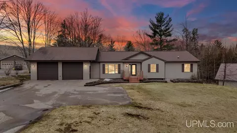 w7953-1 South Lake Antoine Road, Iron Mountain, MI 49801
