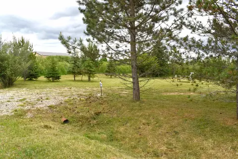 1751 Highlanders, Gladwin, MI 48624 photo 5