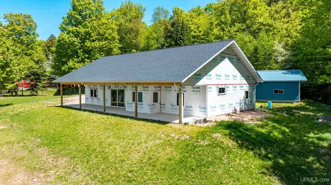 Exterior - 14098 Bayview, L'anse, MI 49946 photo 2 of 8
