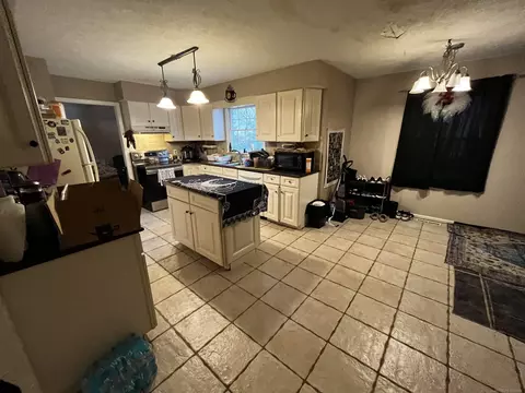 Kitchen - 4600 Horton, Jackson, MI 49201 photo 2 of 2