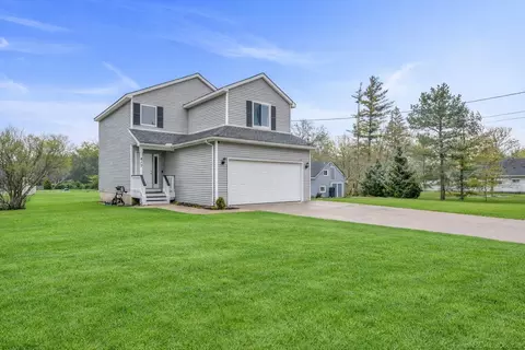 817 Baird, Holly, MI 48442