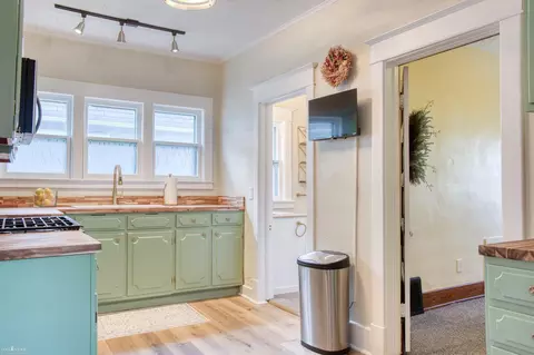 Kitchen - 309 E Williams, Owosso, MI 48867 photo 3 of 4