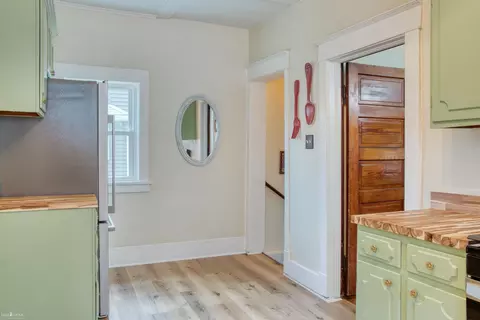 Entry Way - 309 E Williams, Owosso, MI 48867 photo 1 of 4