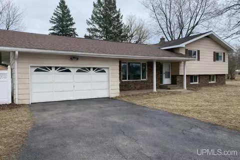 N3326 Quinnesec Lake Antoine, Iron Mountain, MI 49801