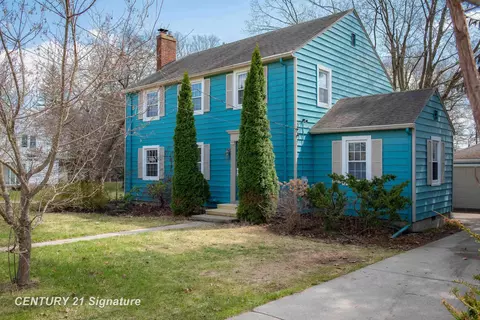 823 W Superior, Alma, MI 48801