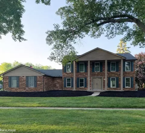 11880 Whispering Oak, Shelby Township, MI 48315