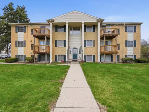 45290 Keding #301, Utica, MI 48317
