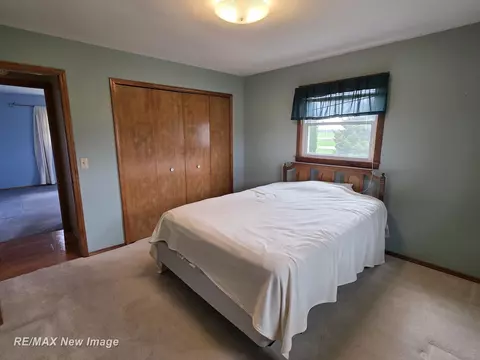 Bedroom - 8781 N State, Chesaning, MI 48616 photo 7 of 8