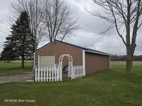 Exterior - 8781 N State, Chesaning, MI 48616 photo 10 of 13