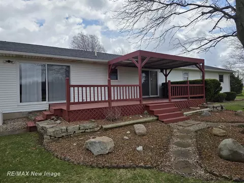 Exterior - 8781 N State, Chesaning, MI 48616 photo 7 of 13