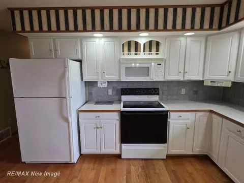 Kitchen - 8781 N State, Chesaning, MI 48616 photo 3 of 6