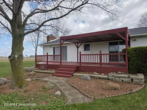 Exterior - 8781 N State, Chesaning, MI 48616 photo 6 of 13