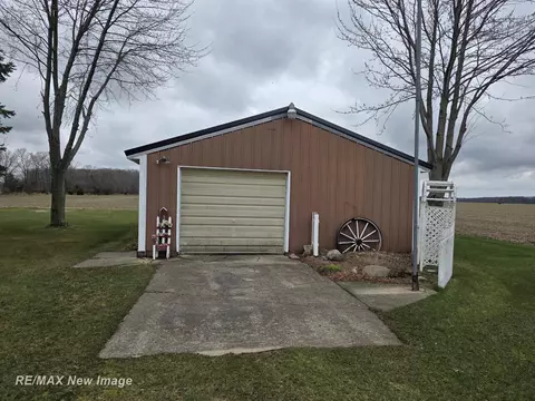 Exterior - 8781 N State, Chesaning, MI 48616 photo 11 of 13