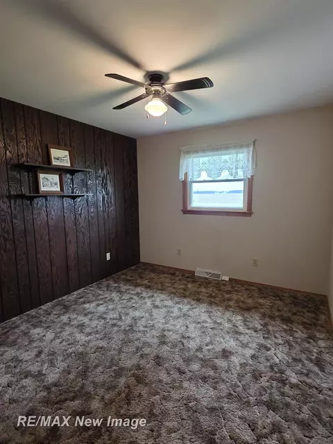 Bedroom - 8781 N State, Chesaning, MI 48616 photo 1 of 8