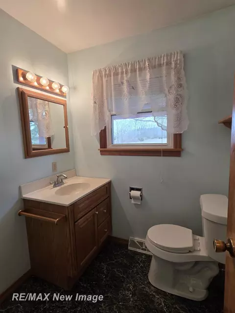 Bath - 8781 N State, Chesaning, MI 48616 photo 1 of 1
