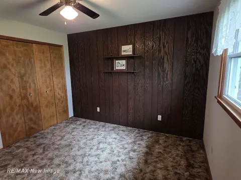Bedroom - 8781 N State, Chesaning, MI 48616 photo 2 of 8