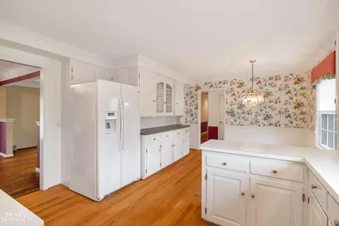 Kitchen - 72 S Duval, Grosse Pointe Shores, MI 48236 photo 5 of 6