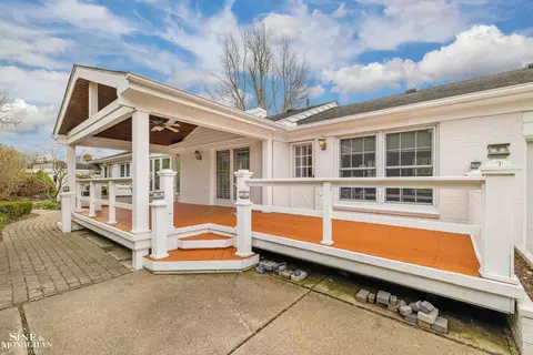 Exterior - 72 S Duval, Grosse Pointe Shores, MI 48236 photo 7 of 12