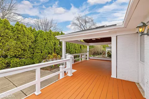 Exterior - 72 S Duval, Grosse Pointe Shores, MI 48236 photo 5 of 12