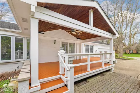 Exterior - 72 S Duval, Grosse Pointe Shores, MI 48236 photo 6 of 12
