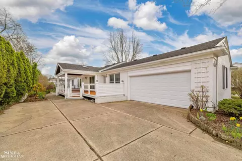 Exterior - 72 S Duval, Grosse Pointe Shores, MI 48236 photo 2 of 12
