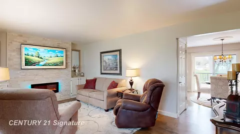 Living - 5405 River Rdg, Flushing, MI 48433 photo 1 of 4