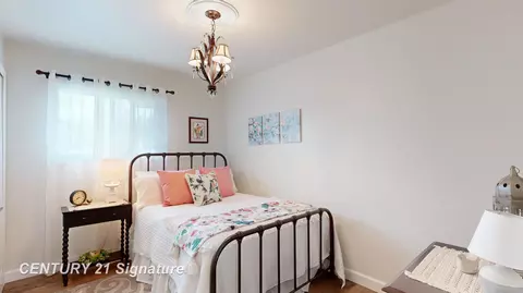 Bedroom - 5405 River Rdg, Flushing, MI 48433 photo 5 of 6