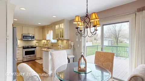 Kitchen - 5405 River Rdg, Flushing, MI 48433 photo 1 of 7